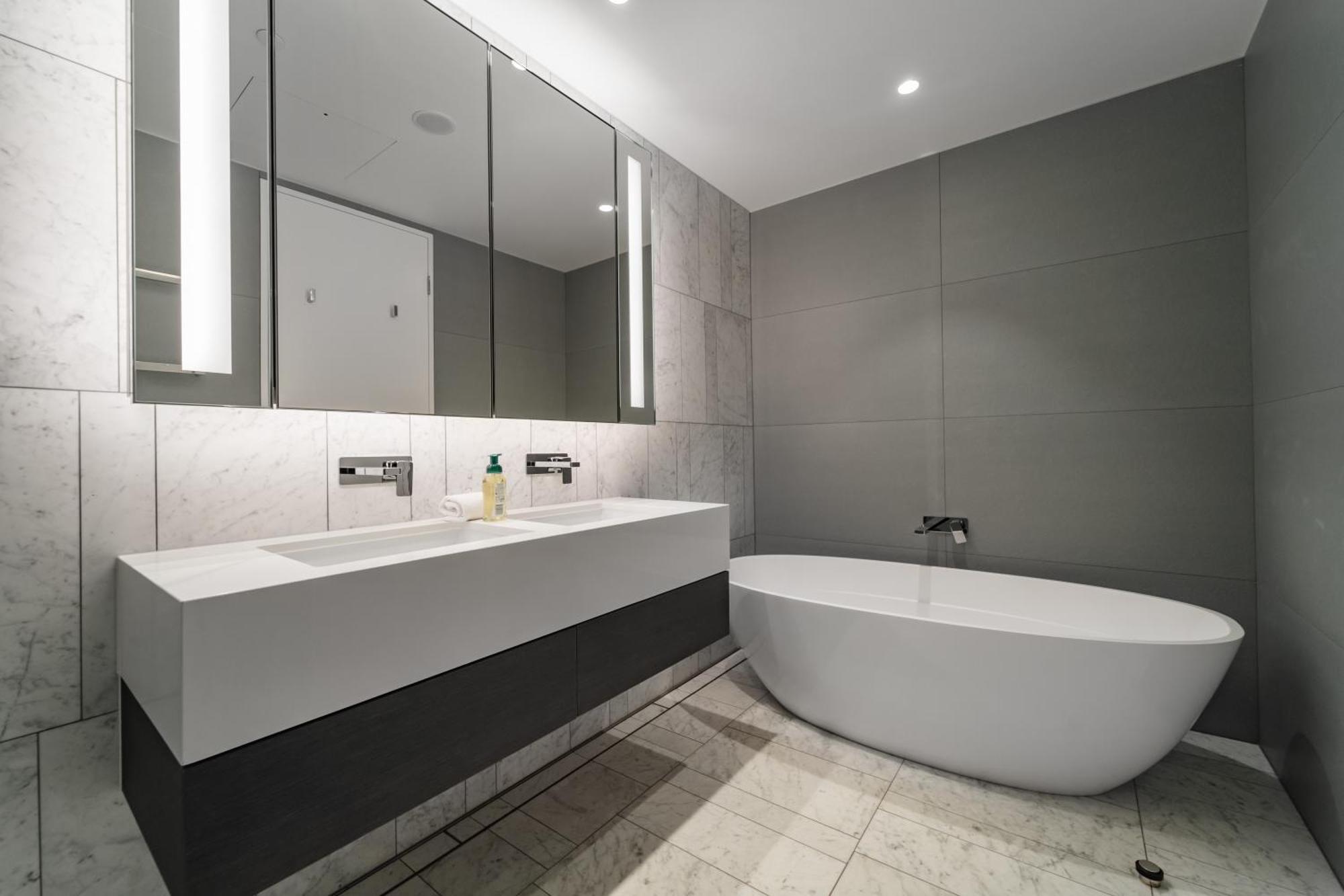Cbd Modern With Pool Gym 10ppl