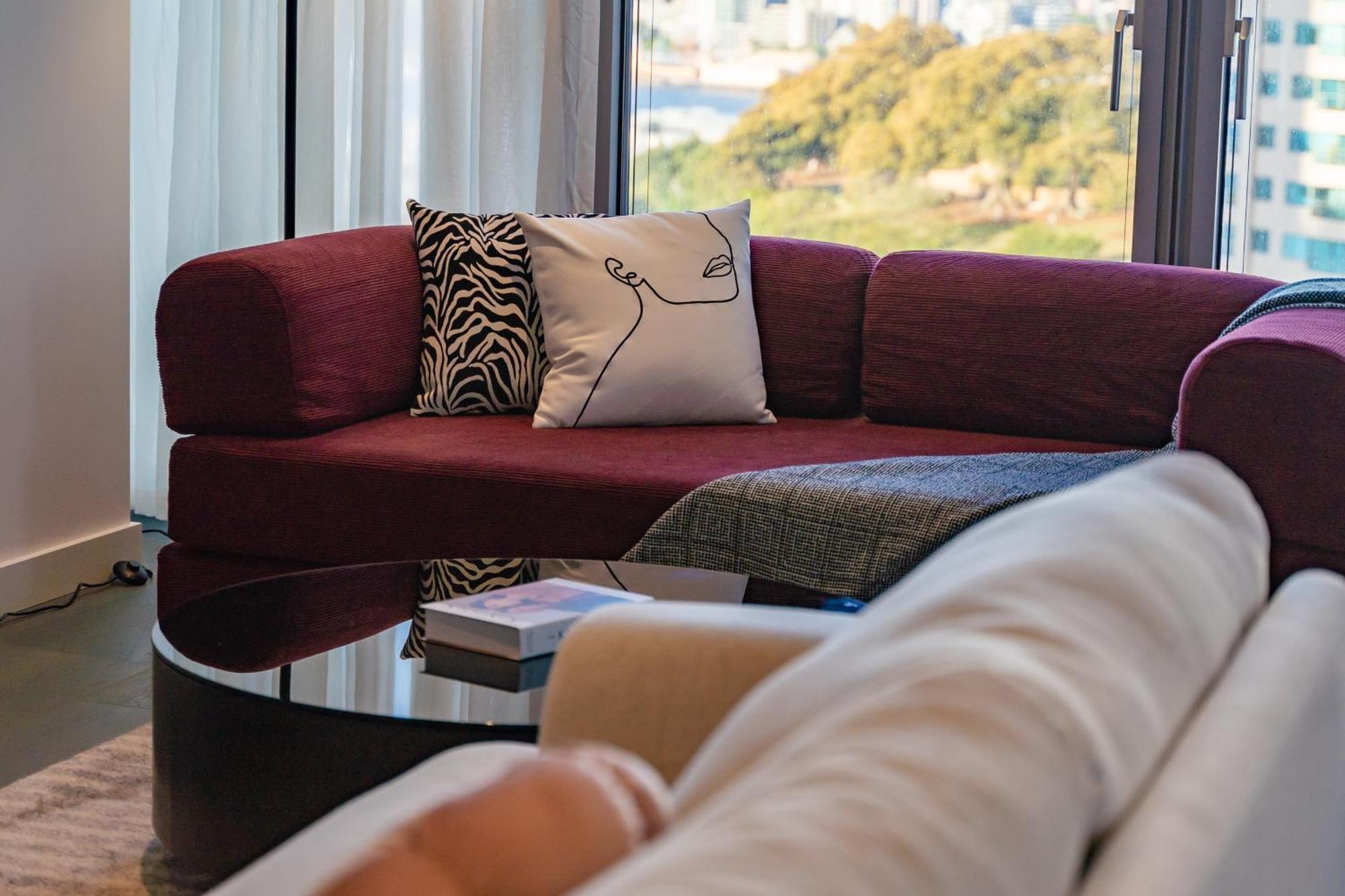 Apartment Cbd Modern With Pool Gym 10ppl *