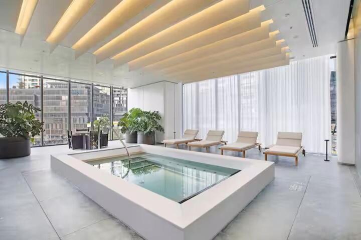 Apartment Cbd Modern With Pool Gym 10ppl *