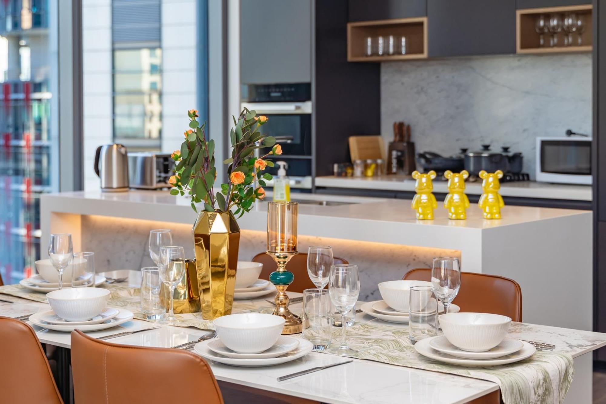 Cbd Modern With Pool Gym 10ppl * Sydney