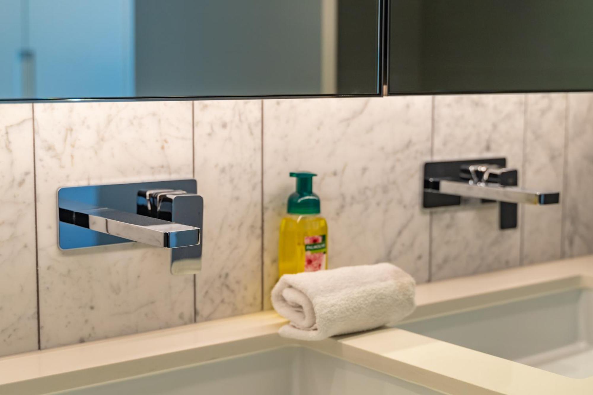 Apartment Cbd Modern With Pool Gym 10ppl Sydney