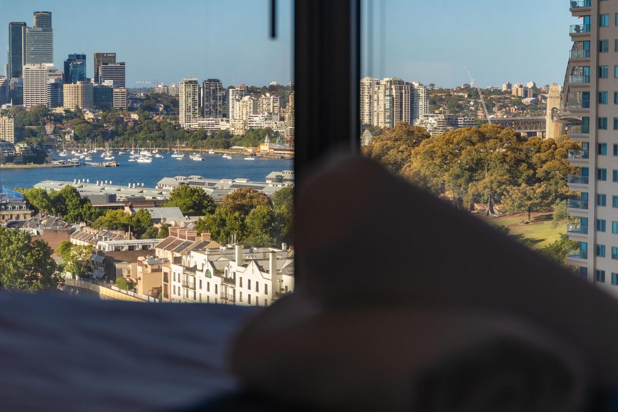 Cbd Modern With Pool Gym 10ppl * Sydney